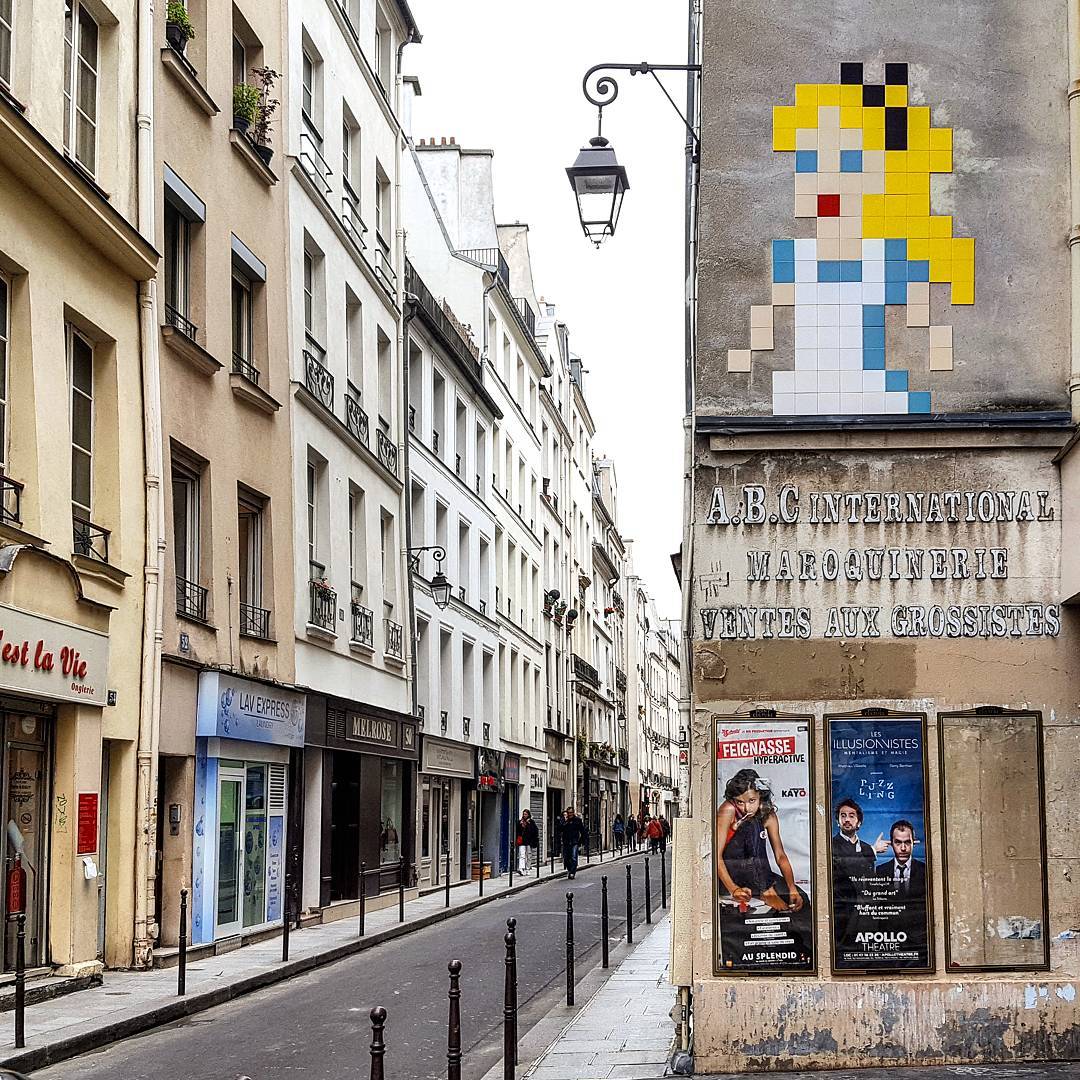 Invader in Rue des Gravilliers, Paris Streetarty Invader in Rue des Gravilliers, Paris Streetarty